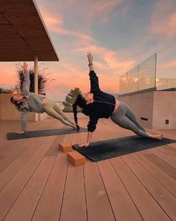 Christina Bompa feet photo thumbnail