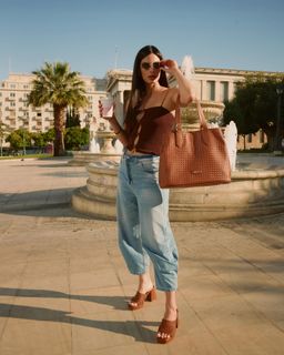 Christina Bompa feet photo thumbnail