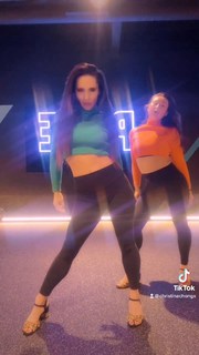 Christina Chong feet photo thumbnail