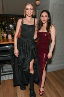 Christina Chong feet photo thumbnail