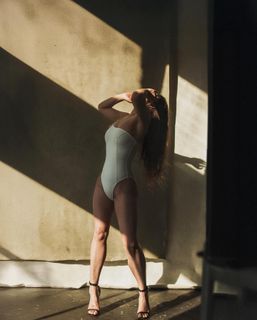 Christina Chong feet photo thumbnail