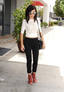 Christina Grimmie feet photo thumbnail