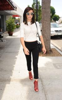 Christina Grimmie feet photo thumbnail