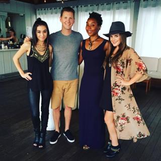 Christina Grimmie feet photo thumbnail