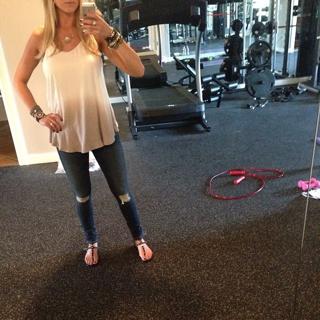 Christina Hall feet photo thumbnail