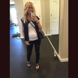 Christina Hall feet photo thumbnail