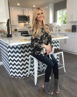 Christina Hall feet photo thumbnail