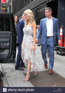 Christina Hall feet photo thumbnail