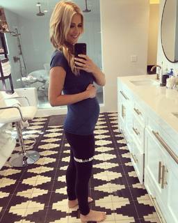 Christina Hall feet photo thumbnail