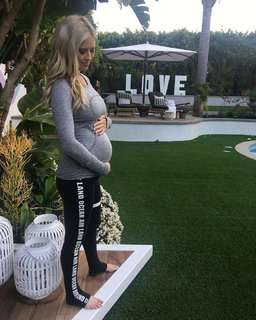Christina Hall feet photo thumbnail