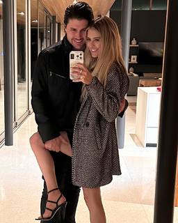 Christina Hall feet photo thumbnail