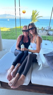 Christina Hall feet photo thumbnail