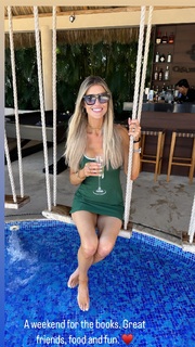 Christina Hall feet photo thumbnail