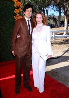 Christina Hendricks feet photo thumbnail