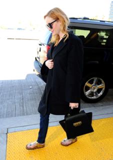 Christina Hendricks feet photo thumbnail