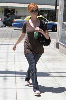 Christina Hendricks feet photo thumbnail