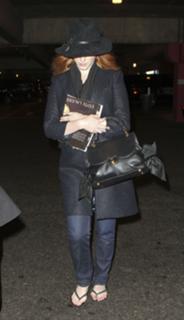 Christina Hendricks feet photo thumbnail