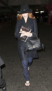 Christina Hendricks feet photo thumbnail