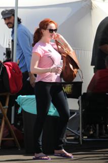 Christina Hendricks feet photo thumbnail
