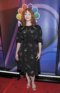 Christina Hendricks feet photo thumbnail