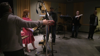 Christina Hendricks feet photo thumbnail