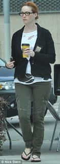 Christina Hendricks feet photo thumbnail