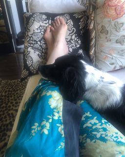 Christina Hendricks feet photo thumbnail