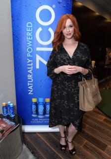 Christina Hendricks feet photo thumbnail