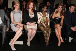 Christina Hendricks feet photo thumbnail