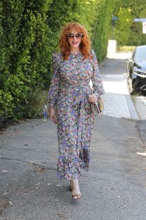 Christina Hendricks feet photo thumbnail