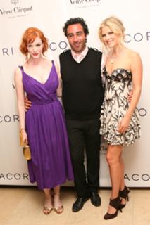 Christina Hendricks feet photo thumbnail