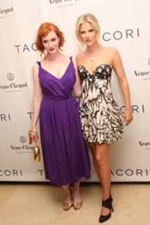 Christina Hendricks feet photo thumbnail