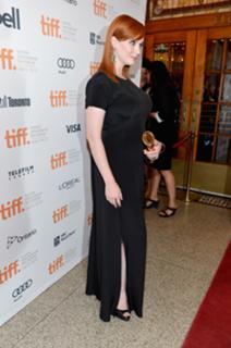 Christina Hendricks feet photo thumbnail