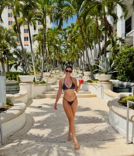 Christina Khalil feet photo 3