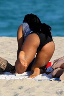 Christina Milian feet photo thumbnail