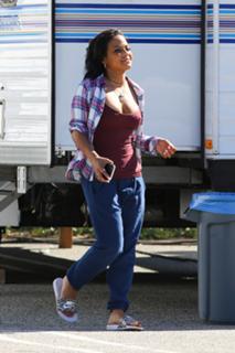 Christina Milian feet photo thumbnail