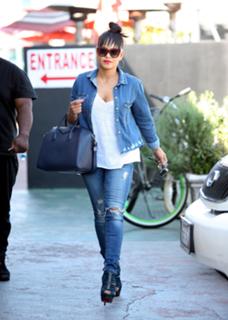 Christina Milian feet photo thumbnail