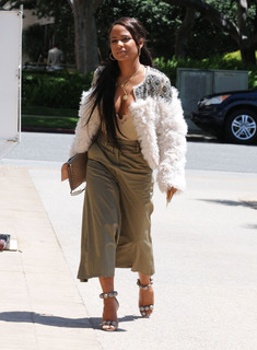 Christina Milian feet photo thumbnail
