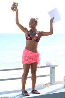 Christina Milian feet photo thumbnail