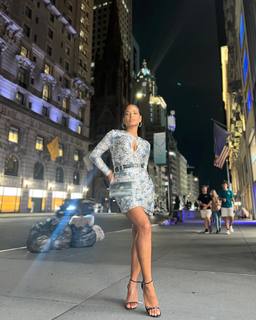 Christina Milian feet photo thumbnail