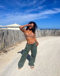 Christina Milian feet photo thumbnail
