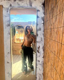 Christina Milian feet photo thumbnail