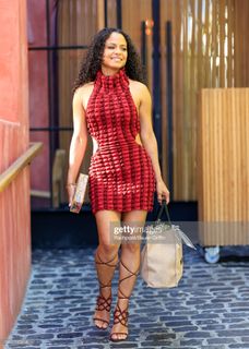 Christina Milian feet photo thumbnail