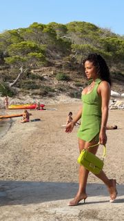 Christina Milian feet photo thumbnail