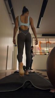 Christina Milian feet photo thumbnail