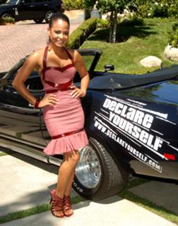 Christina Milian feet photo thumbnail