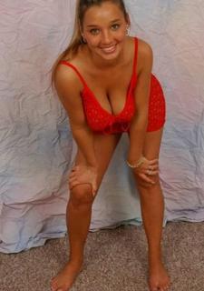 Christina Model feet photo thumbnail