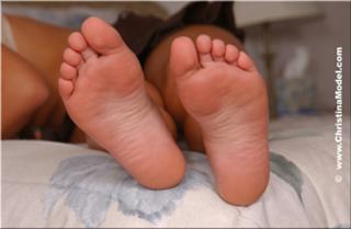 Christina Model feet photo thumbnail
