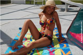Christina Model feet photo thumbnail