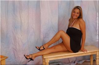 Christina Model feet photo thumbnail